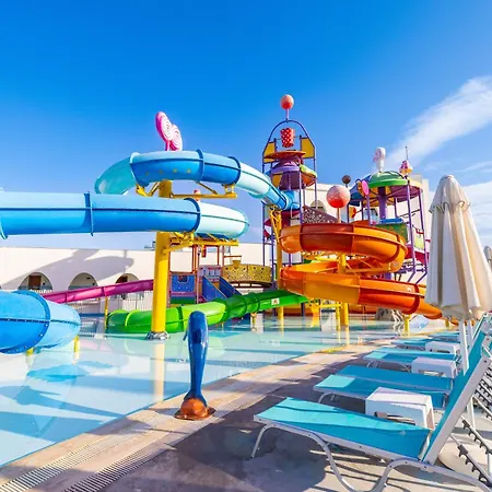 ホテル Infinity By Yelken Aquapark&resorts クシャダス