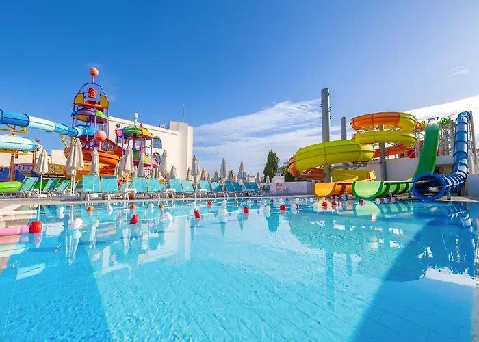 Otel Infinity By Yelken Aquapark&resorts Kuşadasi